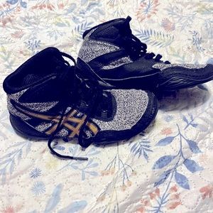Youth Asics Wrestling Shoes Size 1